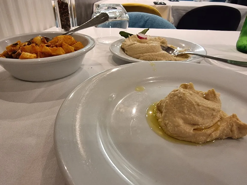 Batata Harra & Hommous